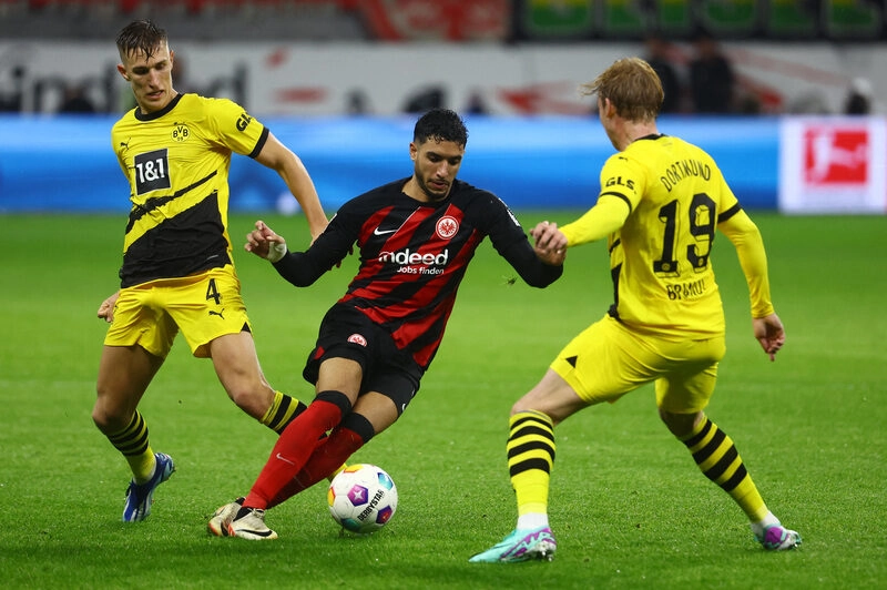 Frankfurt vs Dortmund - 3 điểm cho Vàng Đen